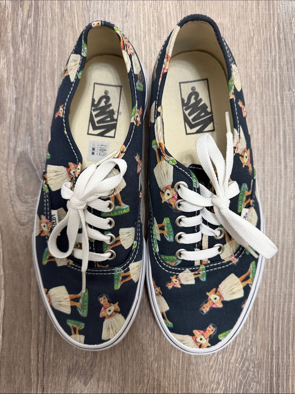 Vans women’s  Navy Hula Girl Canvas Sneakers